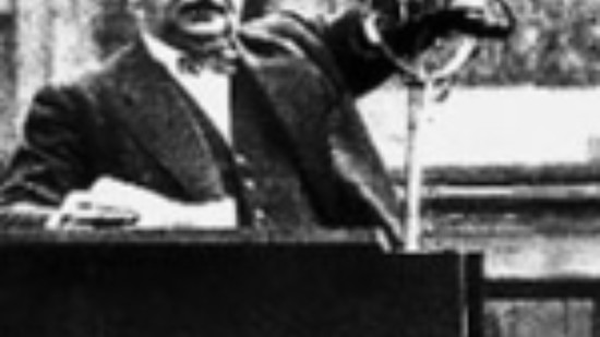Otto Wels während einer Rede, 1932
